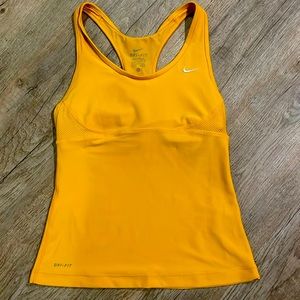 Women’s Nike Dri-fit Tank Small built-in Bra